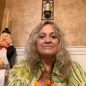 Meet your Posher, Melissa